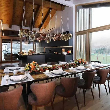 Splendid House - Up To 10 Guests Hébergement de vacances