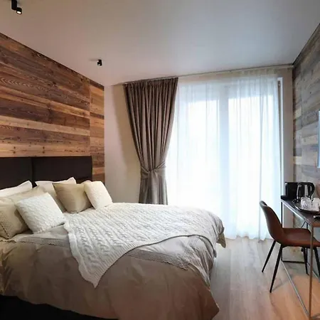 Hébergement de vacances Splendid House - Up To 10 Guests *